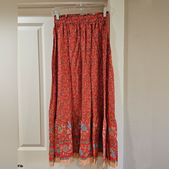 Hautellie Boutique Cotton Maxi Skirt Red Floral Print Ruffle Tier Size Med NWOT - Picture 5 of 16